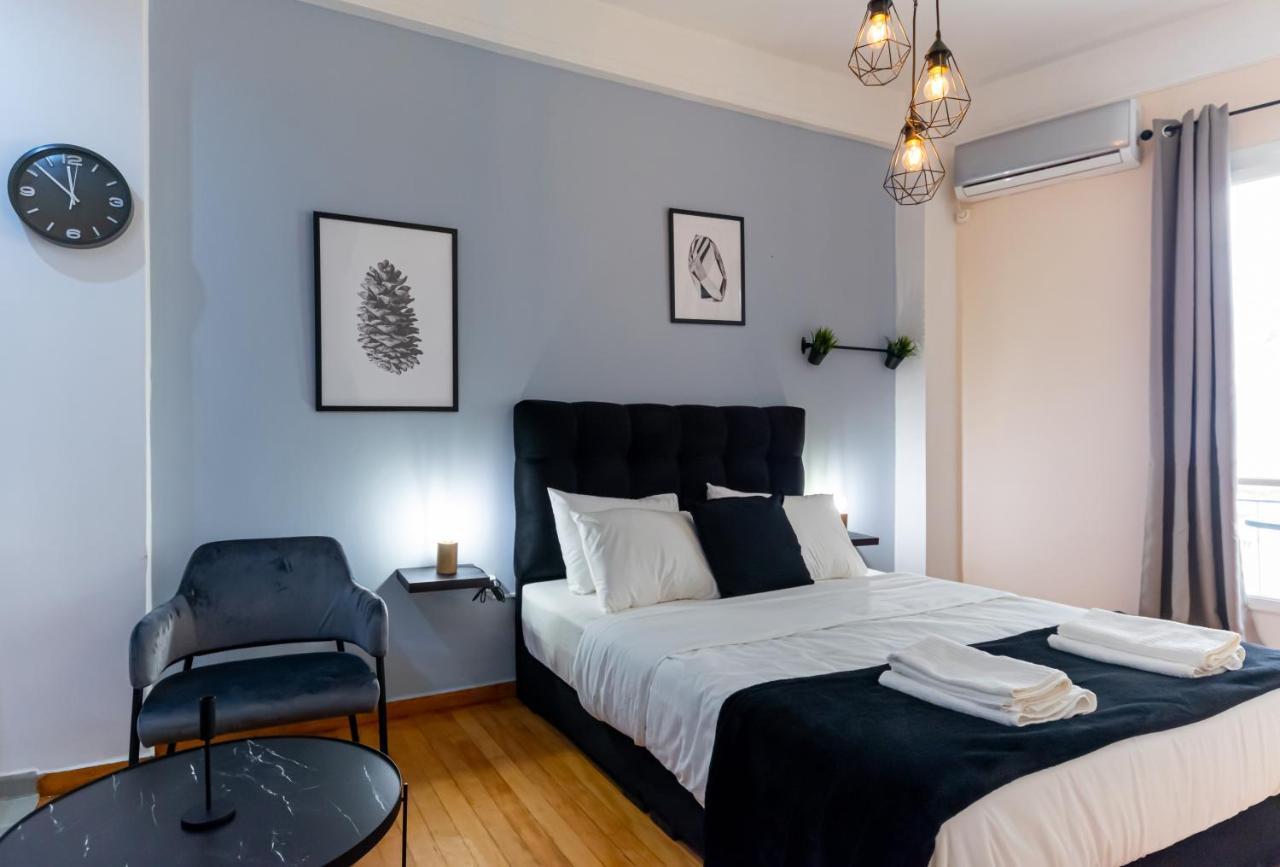 Couple Getaway With Queen Bed Apartment Athens Ngoại thất bức ảnh