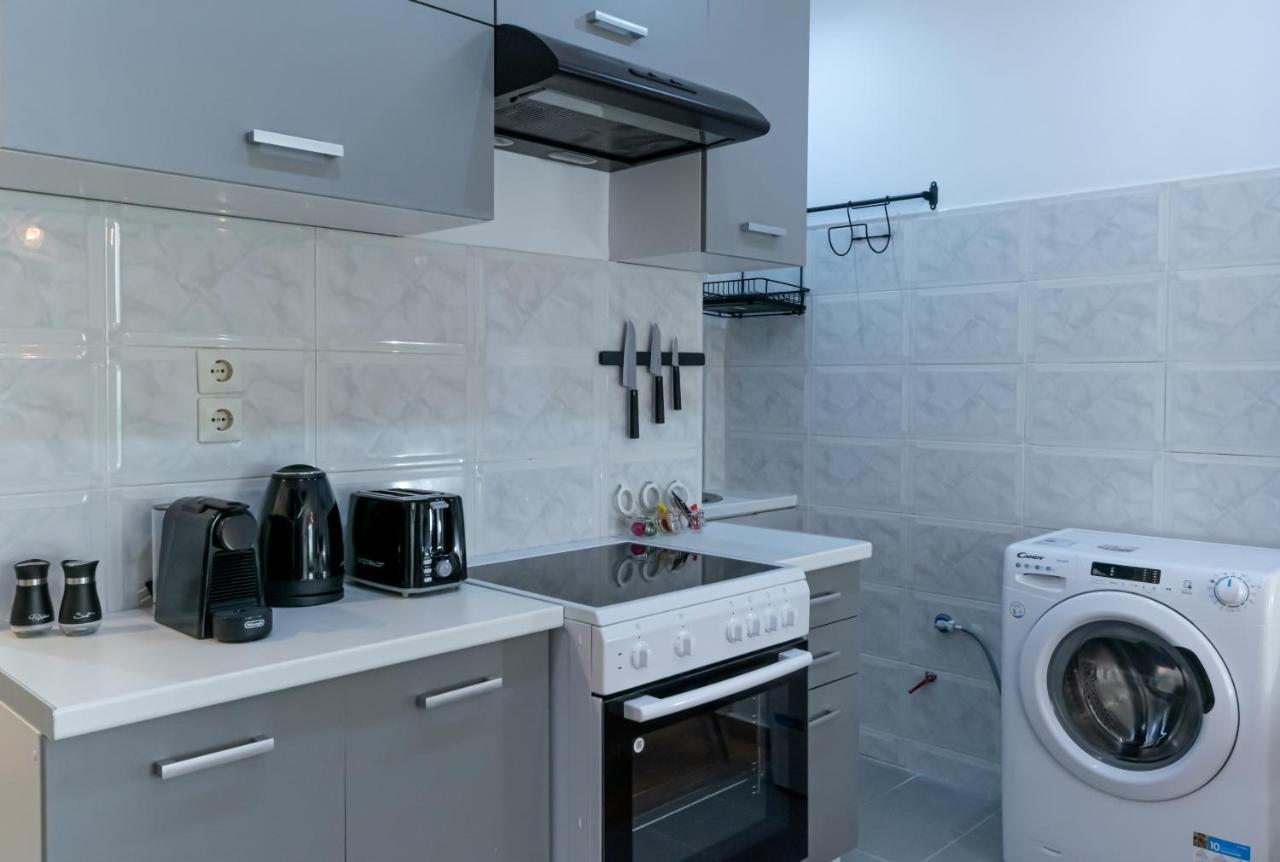 Couple Getaway With Queen Bed Apartment Athens Ngoại thất bức ảnh